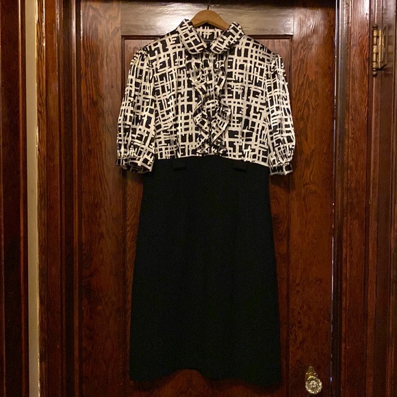 connected apparel Dresses & Skirts - Connected Apparel Midi Dress, button up front and side zipper - Size 10